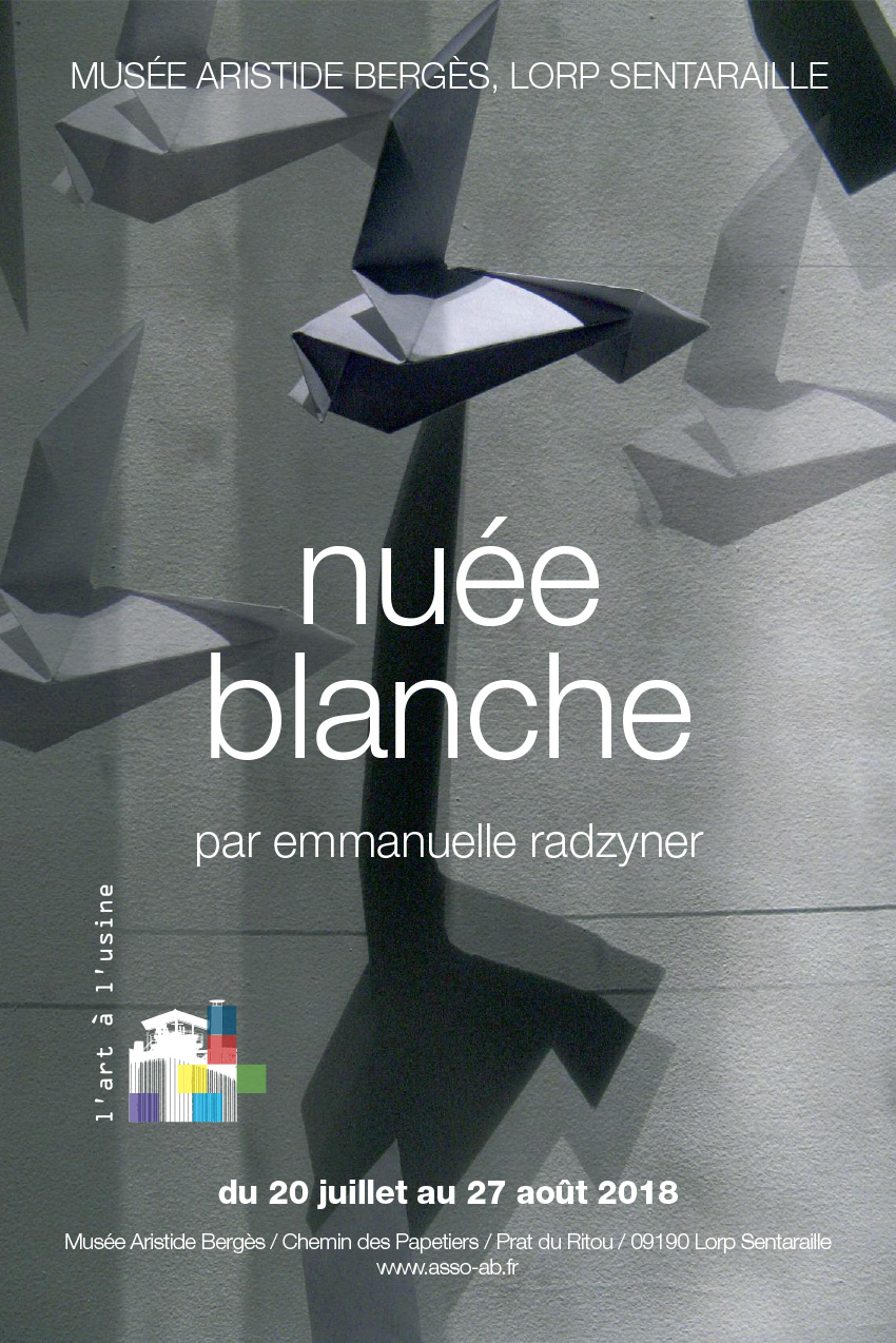 installation "nuée blanche" au musée du papier aristide bergès