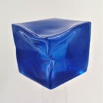 Le Rude cube bleu