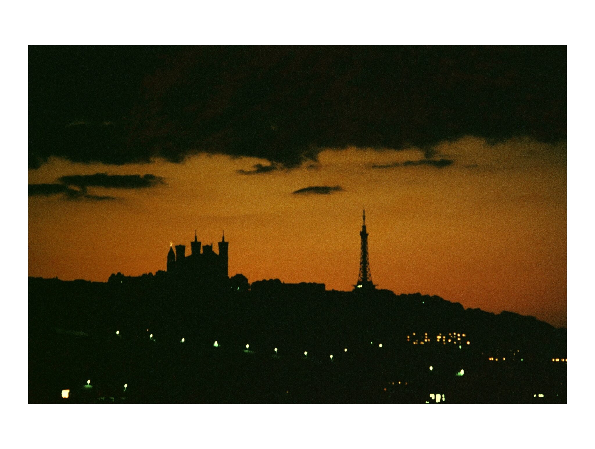 la-colline-de-fourviere-orangee