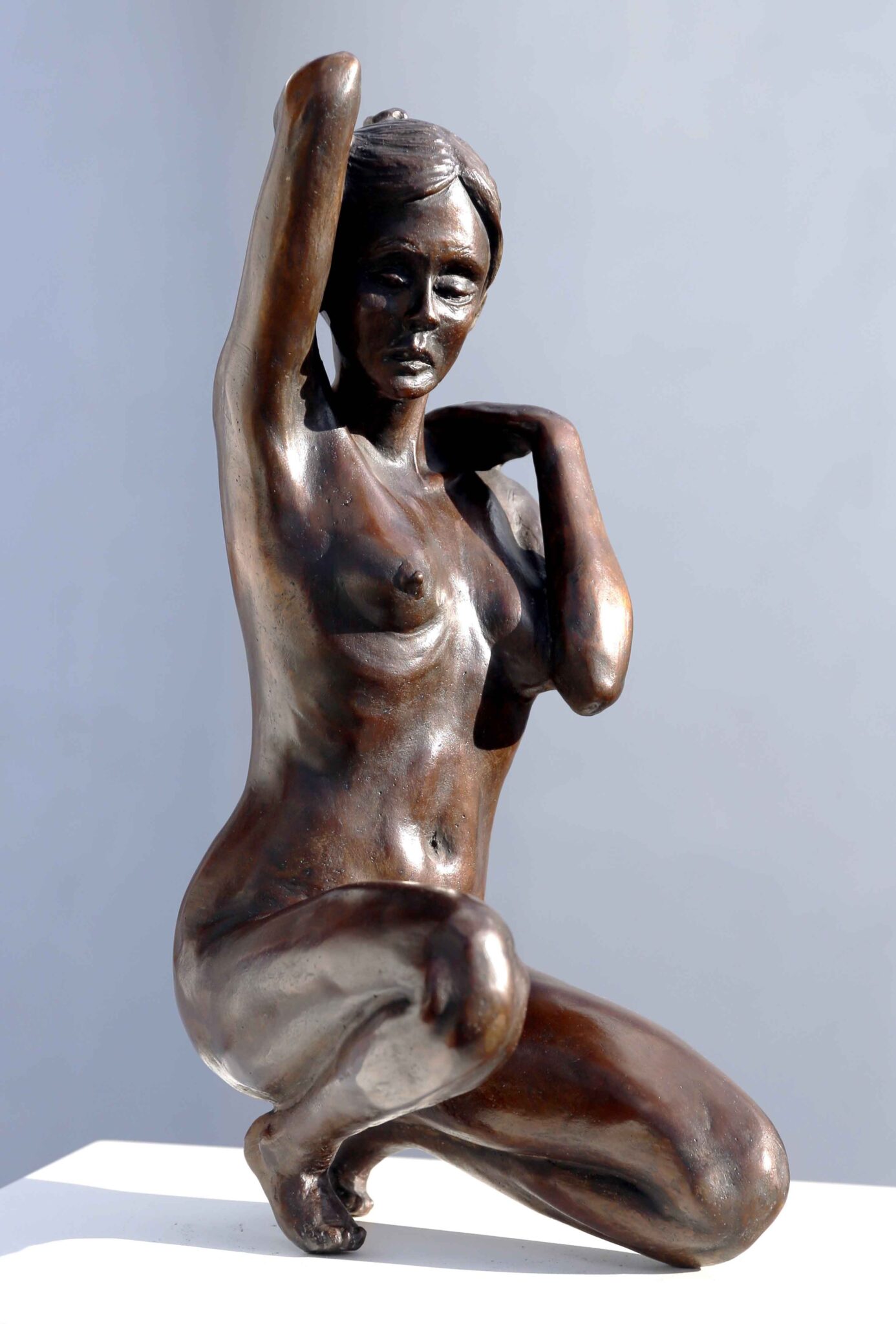 aphrodite-accroupie-bronze-patine-41cm