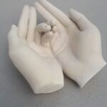 MAINS MUDRA par Louise de Gastines